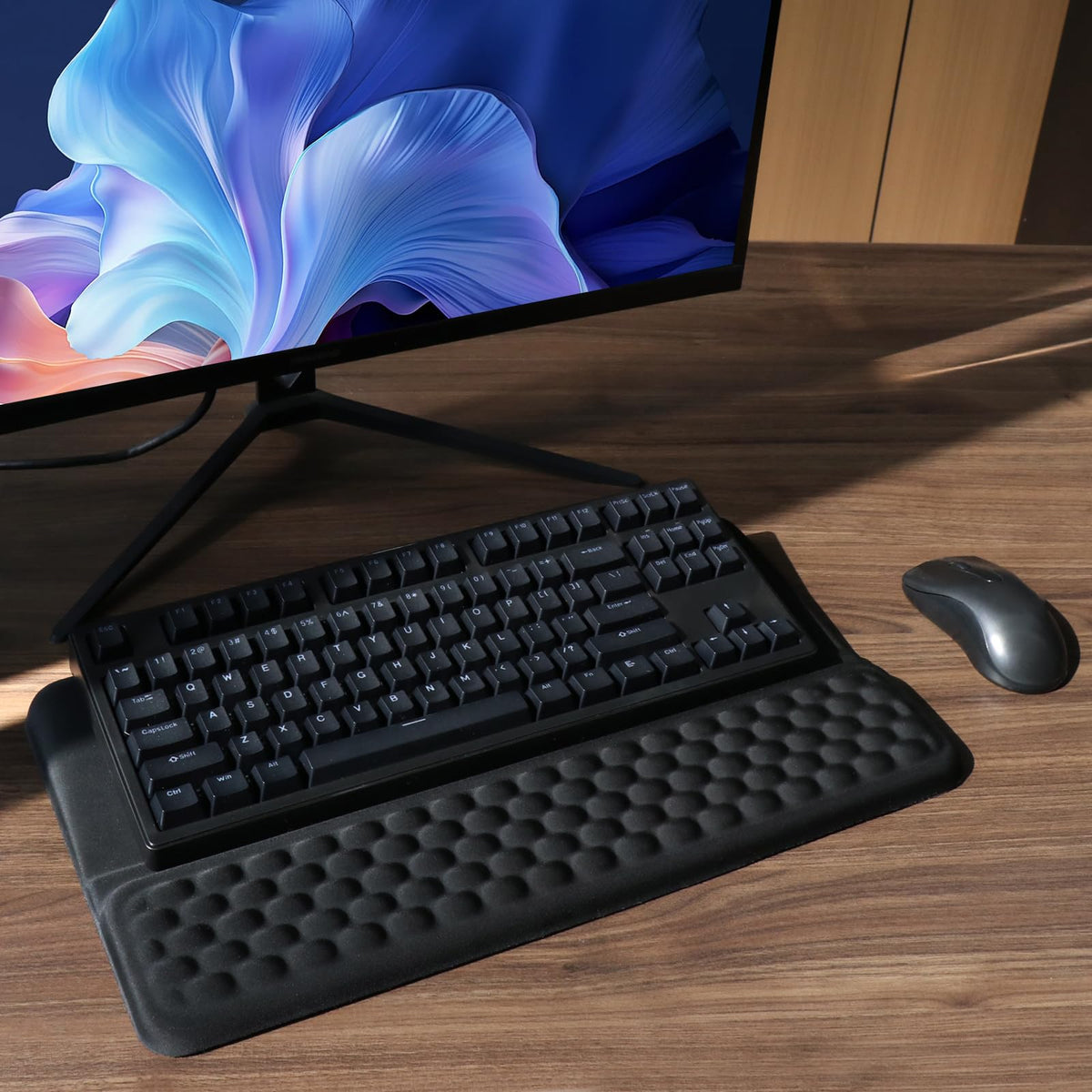 Computer Keyboard Stand with Wrist Rest, Ergonomic Tilted Keyboard Holder - Keyboard Riser with Wrist Pad - Keyboard Tray Support for Office Home - Black